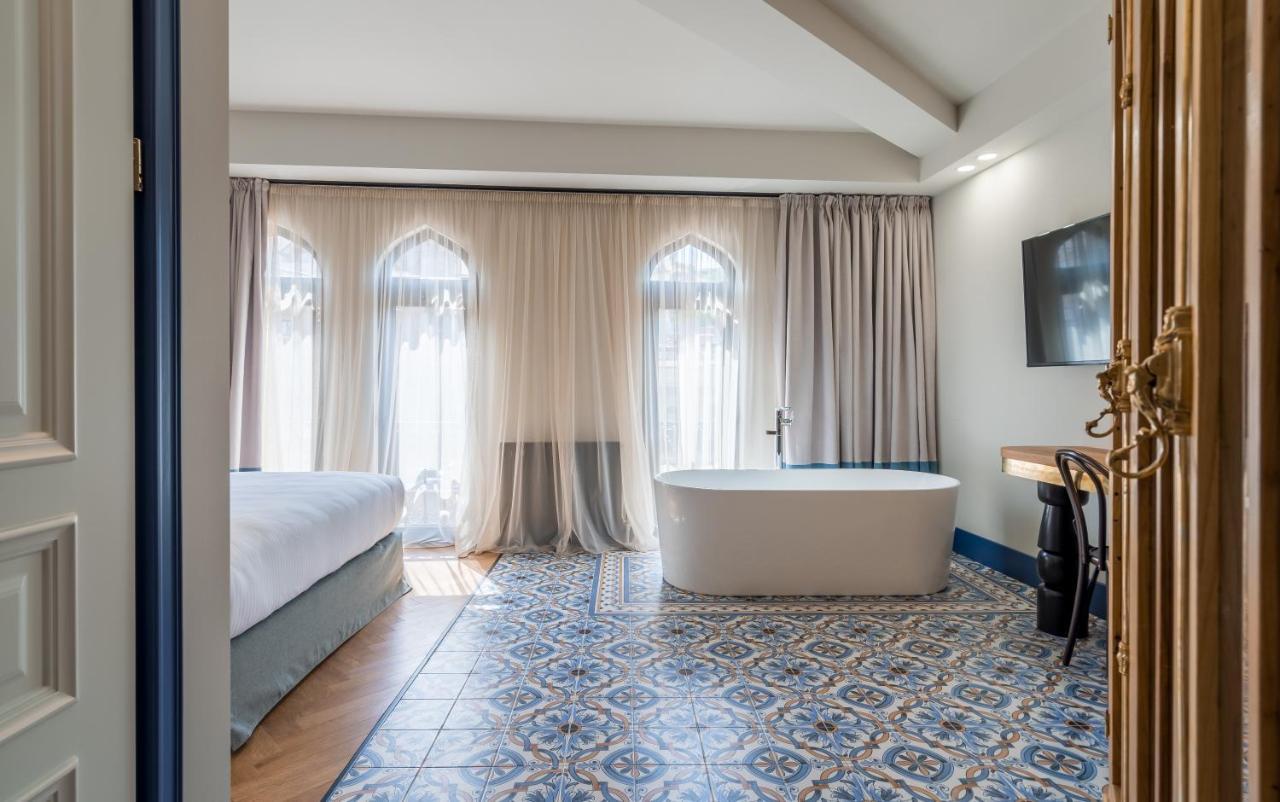 Hotel Abanotubani Tbilisi Bagian luar foto